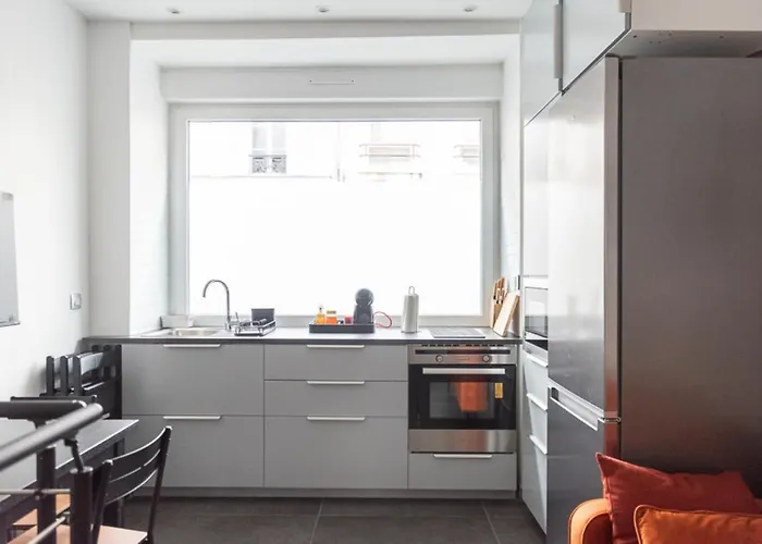 Spacious And Comfortable Apartment In Paris 17Th