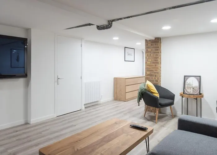 Spacious And Comfortable Apartment In Paris 17Th